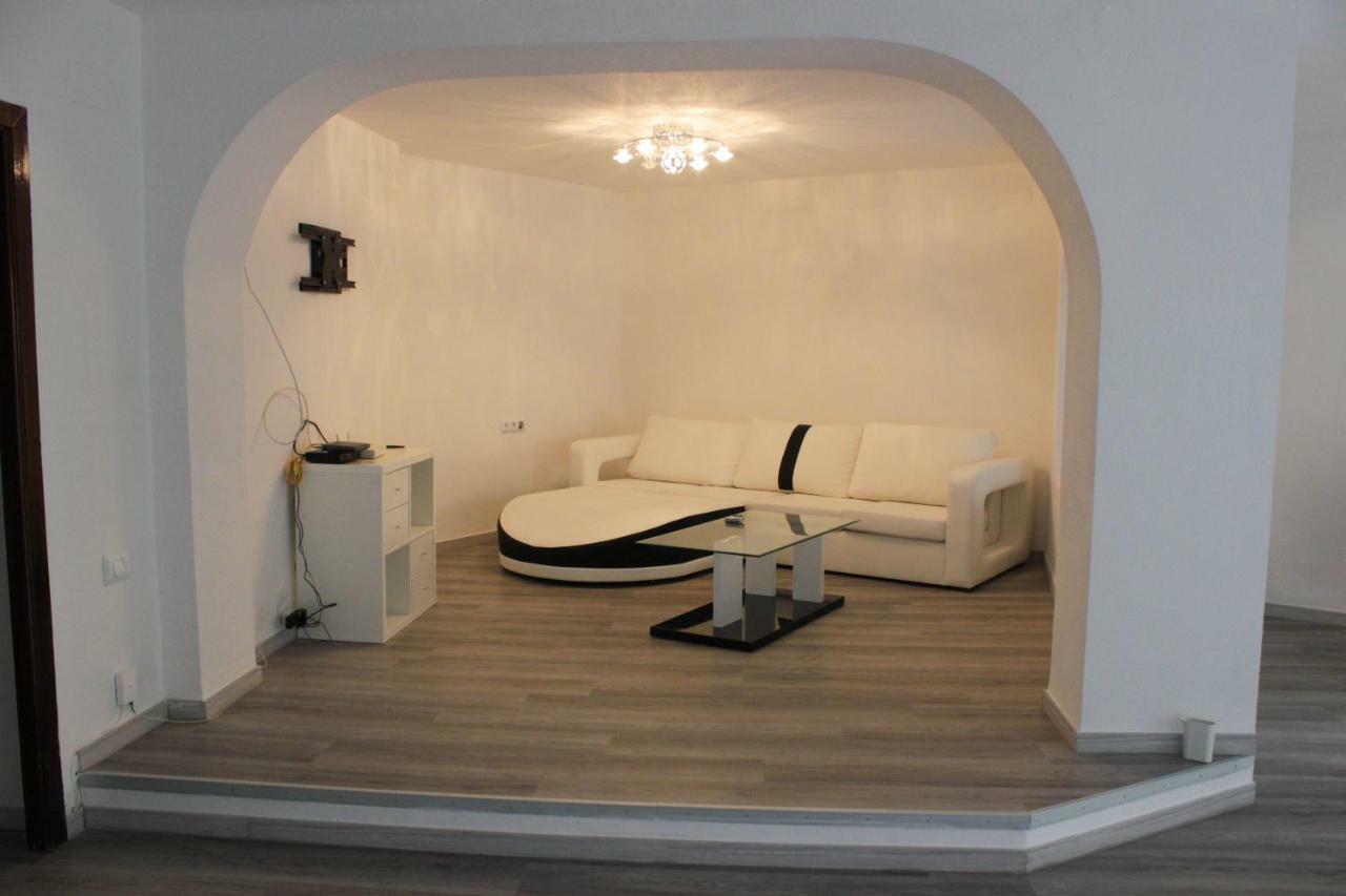 Apartment In Little Venice Порт Саплая Екстериор снимка